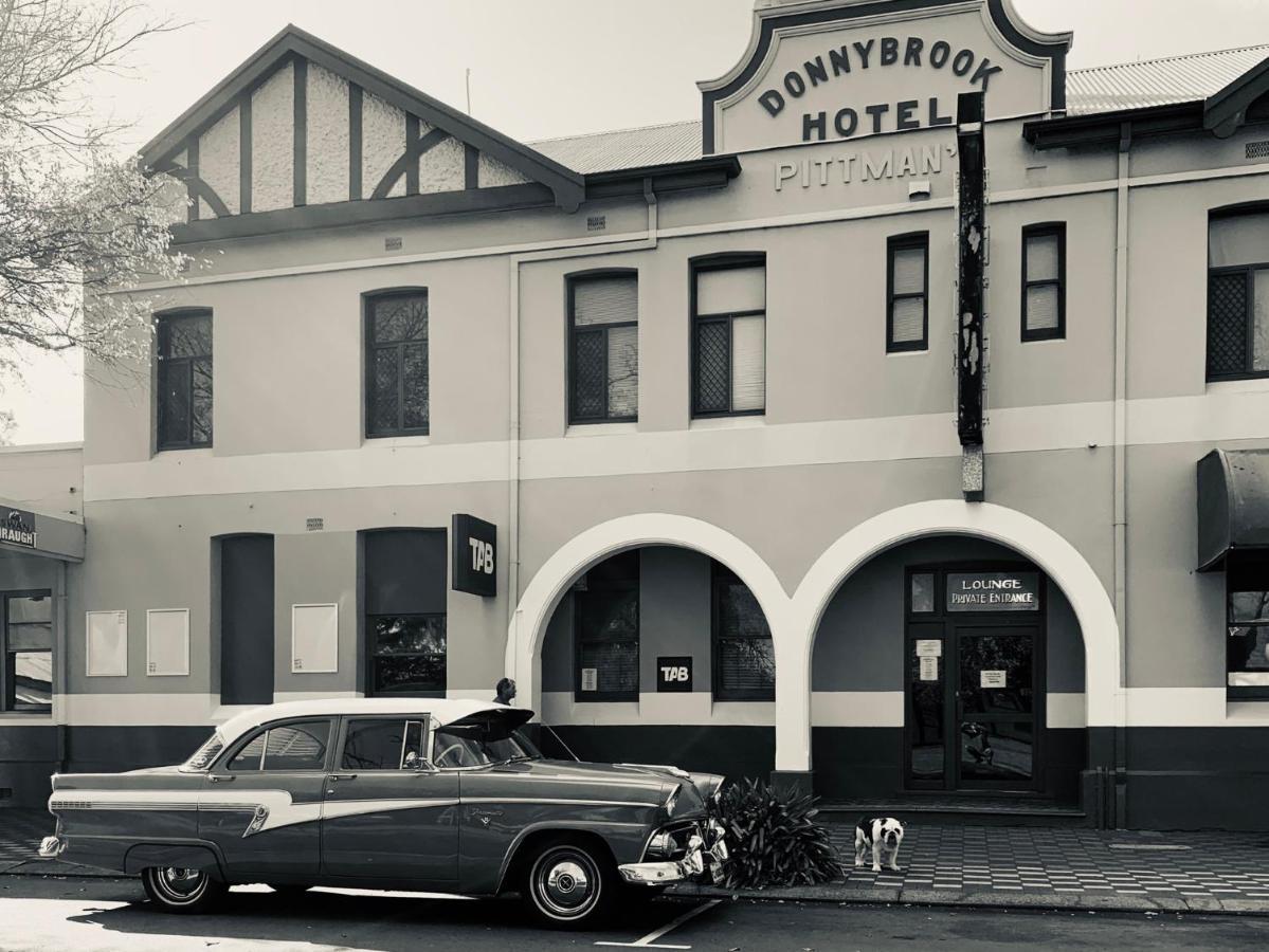 Donnybrook Hotel Wa ภายนอก รูปภาพ